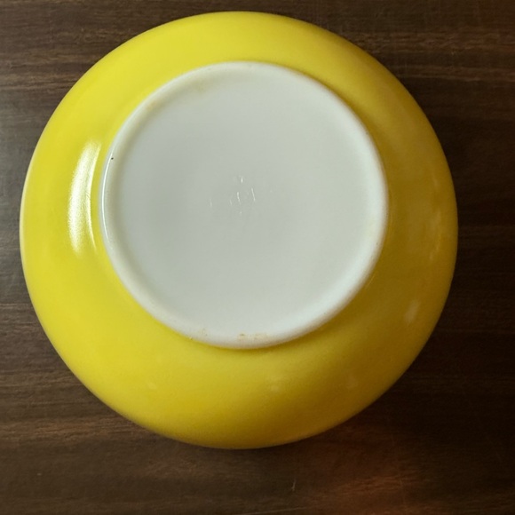 (2) Vintage Pyrex 404 Bright Yellow Nesting Mixing Bowl 4 Qt  10" - Picture 3 of 7